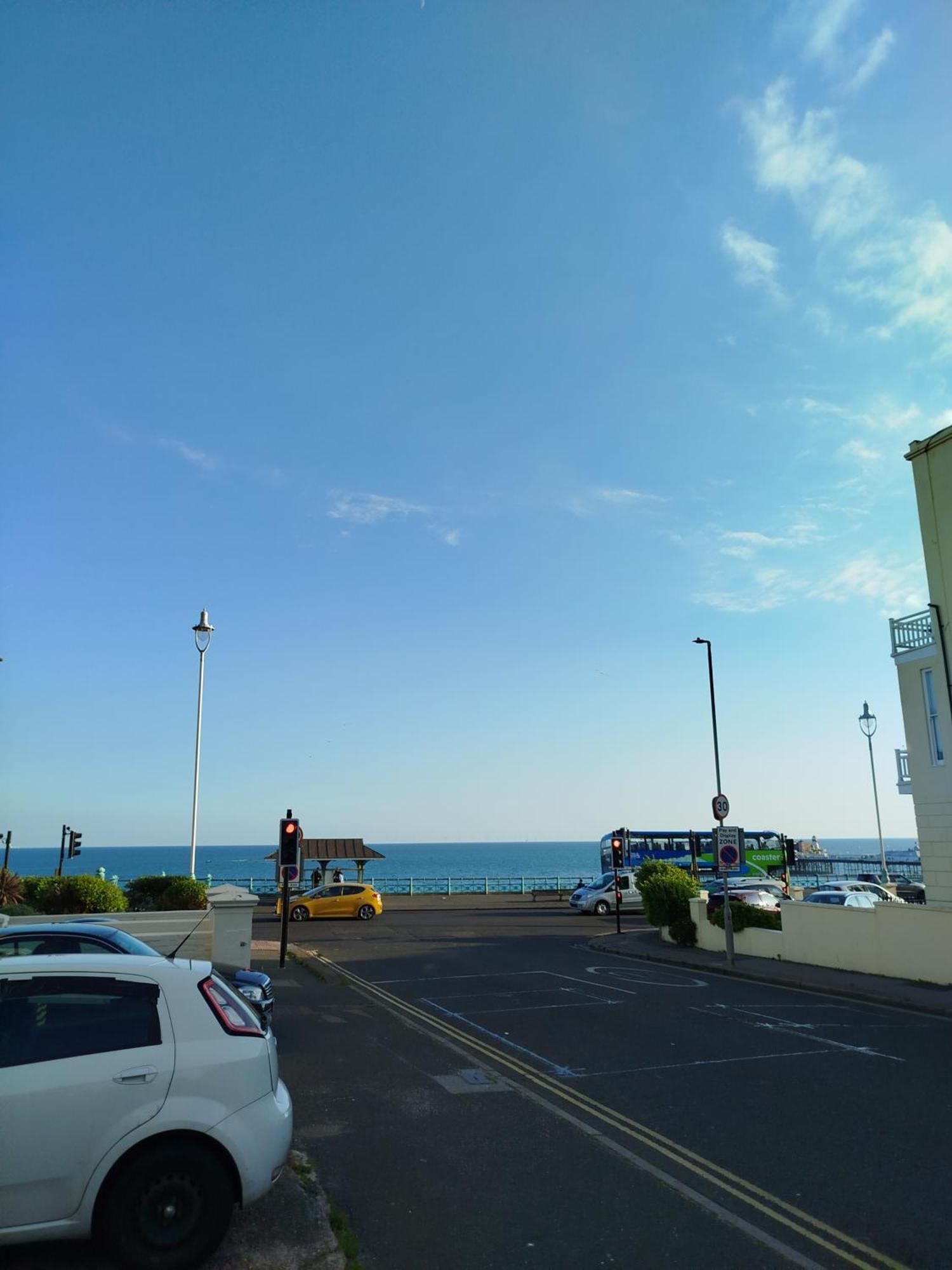 The Willows Brighton Bagian luar foto