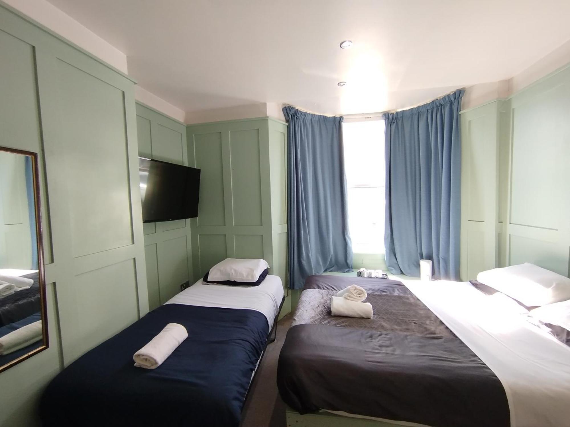 The Willows Brighton Bagian luar foto