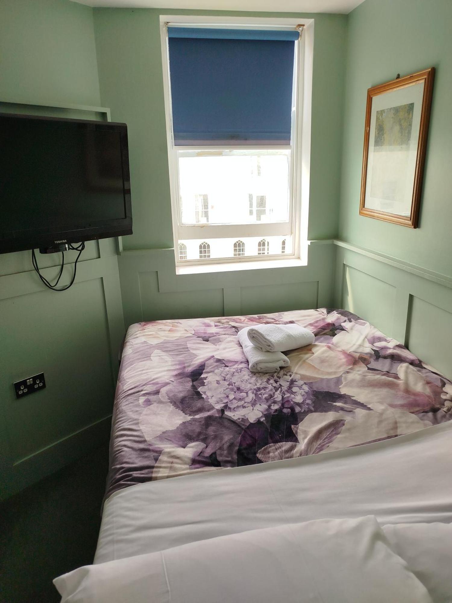 The Willows Brighton Bagian luar foto